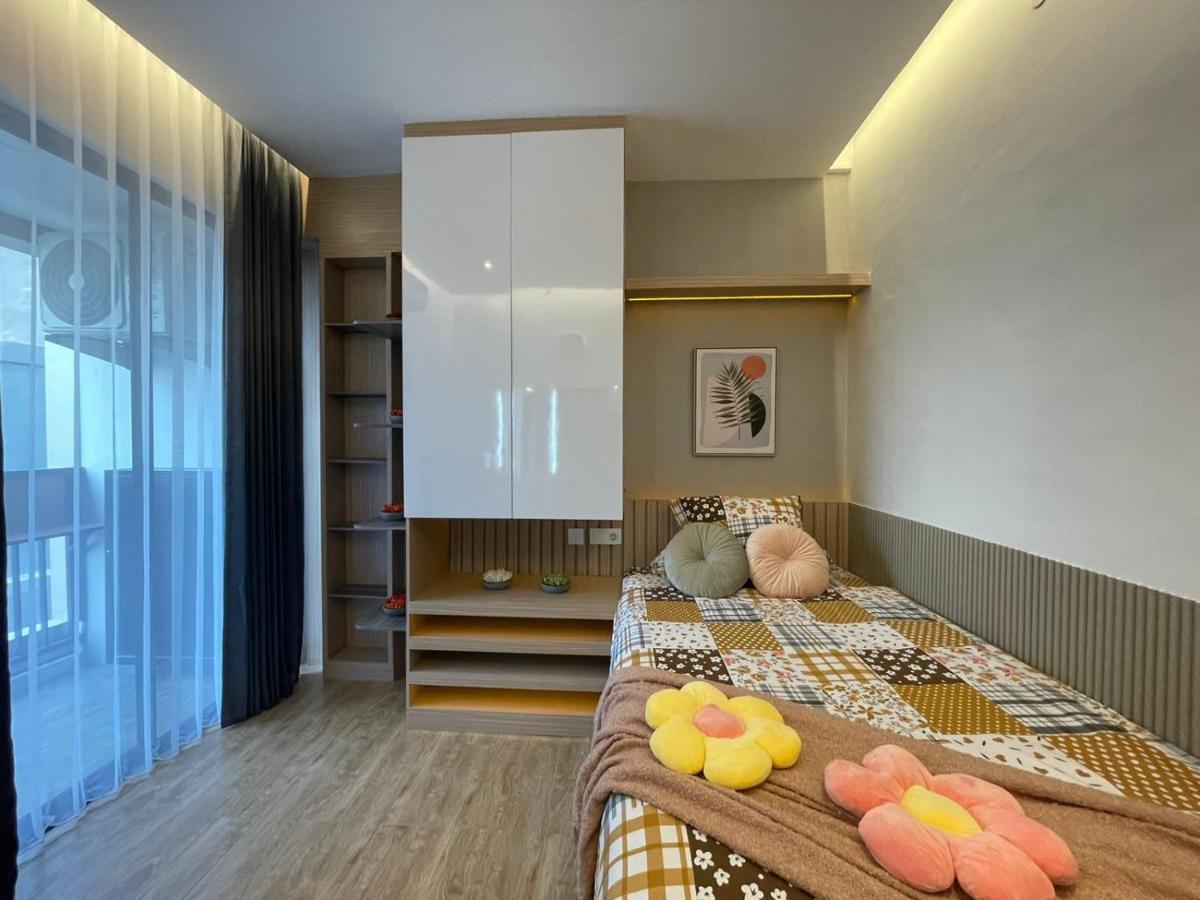 Stay.Vie Hotel Surabaya Exterior foto