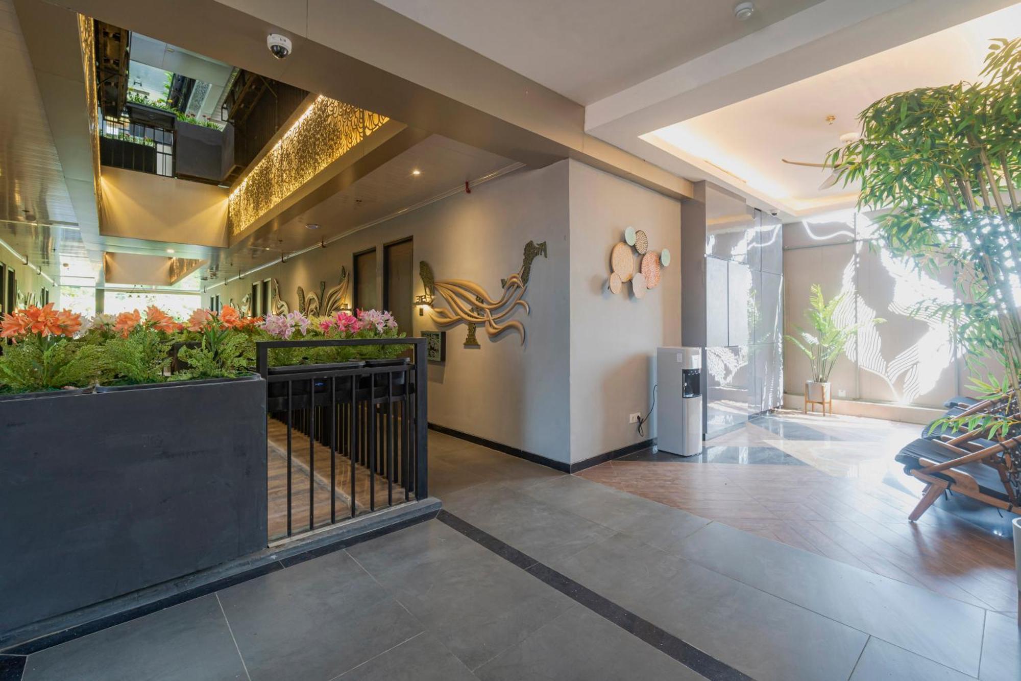 Stay.Vie Hotel Surabaya Exterior foto